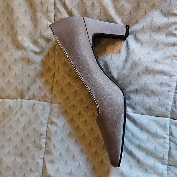 Silver pumps - Picture 3 of 7